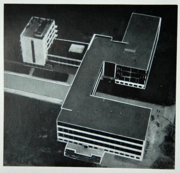 Modernismus Bauhaus zal. ve Výmaru 1919, od 1926 v Desavě, 1932-1933 v Berlíně ředitelé: Walter Gropius, od 1928 Hannes Mayer, od 1930 L. Mies van der Rohe C.I.A.M. (Congres Internationaux d Architecture Moderne), zal.