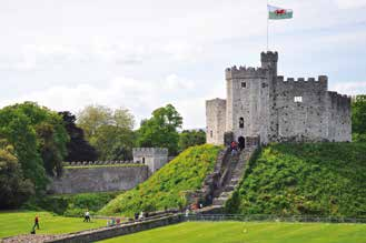 Liverpool Chester SEVERNÍ WALES S VÝUKOU PAŘÍŽ CHESTER COLWYN BAY OSTROV ANGLESEY LIVERPOOL 1. den odjezd od školy přes Německo do Paříže 2.