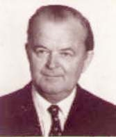Dne 23. 9. 2008 zemřel ve věku 89 let náš bývalý spolupracovník, významný kardiolog a dlouhodobý přednosta 1. interního oddělení ÚVN v Praze Střešovicích, prof. MUDr. Vladimír Dufek, CSc.