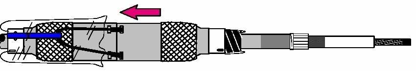 4/10 - Ochrannou folii upevněte k plášti kabelu několika závity PVC pásky. - Těleso spojky nasuňte na kabel po ochr.