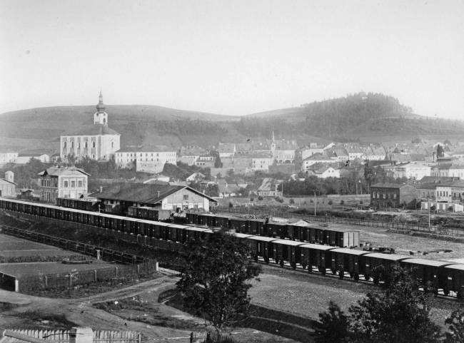 v ZSJ Na Nivách klesl z původní hodnoty 2,7 na 0,4. Podle druhé metody výpočtu [15] byl tento pokles ještě výraznější. Obr.