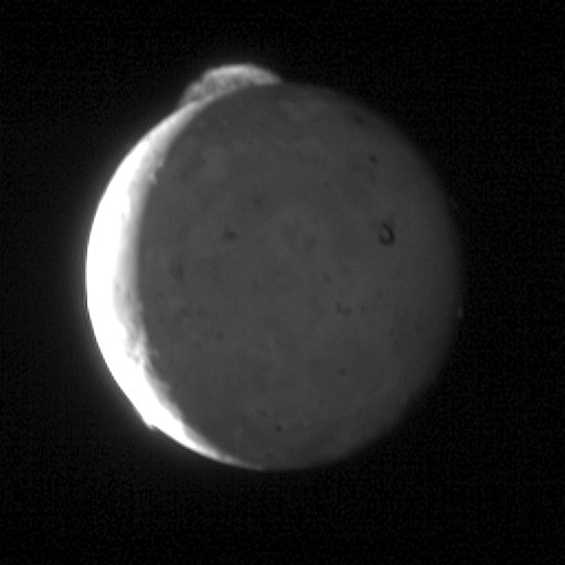 na Jupiteru. Kdyby tam byla nerovnováha a Io byl nucen se slapově vzdalovat nebo přibližovat, byla by amplituda ϕ L řádově větší.