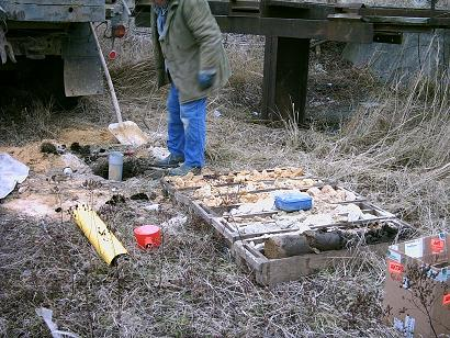 IG PRŮZKUMY A KLASIFIKACE ZÁKLDOVÝCH PŮD Hlavní cíle inženýrsko-geologického průzkumu skladba zemin v podzákladí klasifikace zeminy jemnozrnné zeminy zrnitost < 0,002 mm písky zrnitost < 2,0 mm