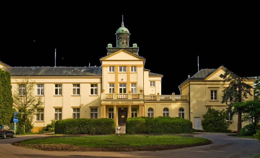 Kongresové centrum Lázeňská kolonáda Centrum Lázeňská kolonáda se nachází přímo v centru lázeňského parku.