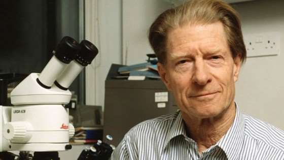 John Gurdon 1952 První úspěšný přenos jádra somatické diferencované buňky ŽÁBA (Xenopus