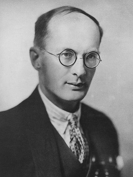 Bronisław Kasper Malinowski (1884-1942) zakladatel moderní britské sociální antropologie terénní výzkumy v Tichomoří rozsáhlé výzkumy k ekonomickým otázkám, problematice rodiny a příbuzenství,