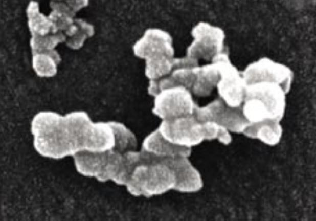 Mechanismus vzniku škodlivin PSM 8 / 1 Pevné částice PM Neúplná oxidace palivové směsi při lokálním součiniteli l <,6. Neúplná oxidace při nízkých teplotách hoření.