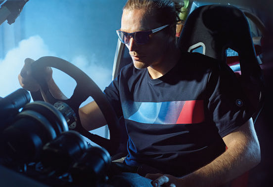 Bílá / modrá (Team Blue) 80 16 2 446 452 BMW Motorsport Fan T-Shirt, dámské. Sportovní tričko se sníženým lemem a prodlouženou zadní stranou.