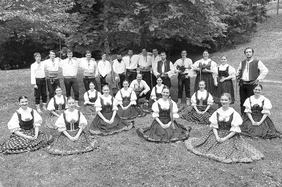 Valašský soubor písní a tanců Radhošť Soubor byl založen v roce 1948 jako valašský krúžek při Muzejním a národopisném spolku v Rožnově pod Radhoštěm.