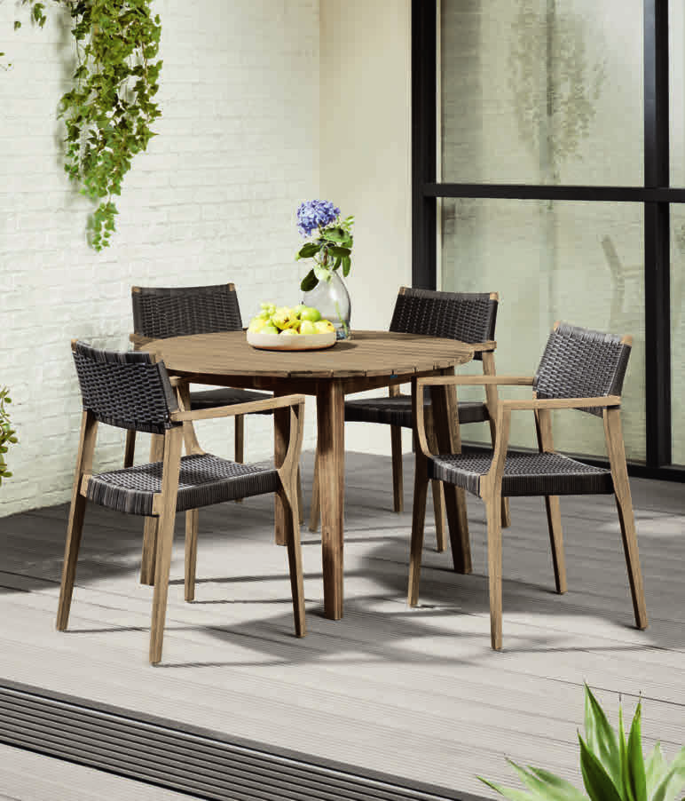 Pohodlná i bez polstrování 2 Zahradní stůl 100 % certifikované dřevo Kč 4.690,- 1 Zahradní židle S certifikovaným dřevem Kč 3.