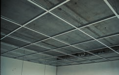 stropů z předpjatého betonu  Vhodná pro všechny šrouby