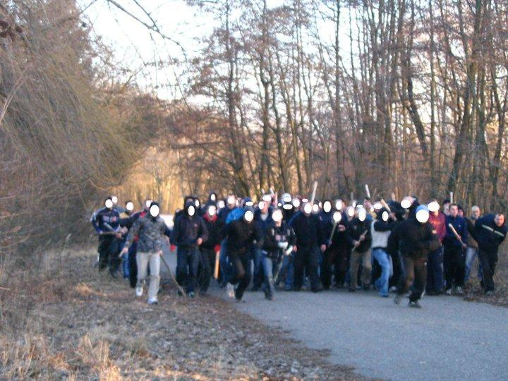 Obr.. 7: Chuligáni Sigmy Olomouc p i útoku se