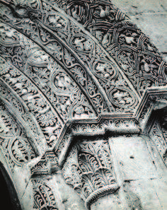 32. Detail portálu kostela