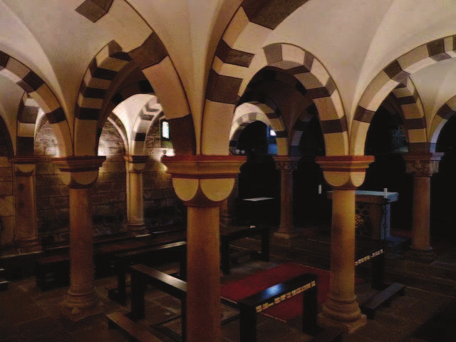 Interiér krypty kostela Panny