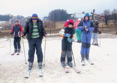Zimná lyžiarska škola aktivity pre deti a mládež L yžiarska a snowbordová škola pre Slovákov