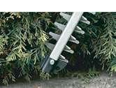 Akumulátorové nůžky na živý plot v průřezu Tiché, lehké a univerzálně použitelné.