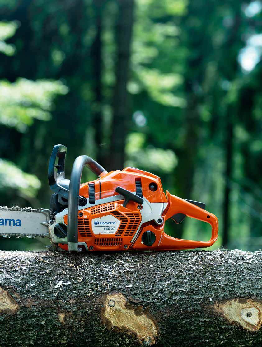 Husqvarna ürünlerini sürekli olarak geliştirmektedir ve önceden bildirmeden tasarımı, özellikleri ve ekipman seviyelerini değiştirme hakkı saklıdır.