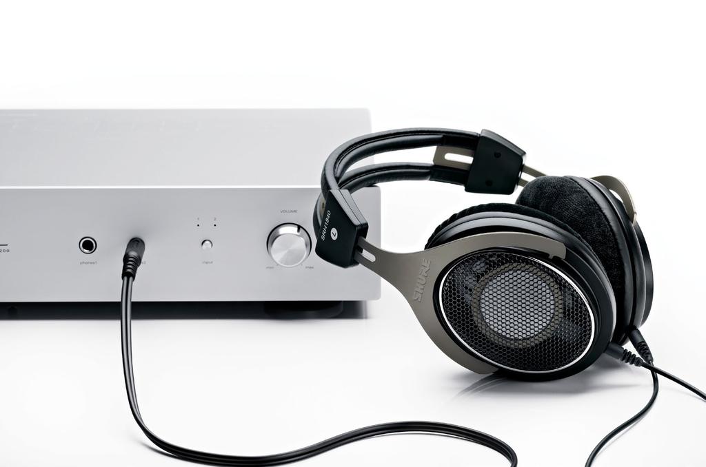 SRH 1840 Profesionální otevřená sluchátka Shure SRH1840 se mohou pochlubit individuálně vybíranými a pečlivě laděnými 40mm neodymiovými měniči, které poskytují bezkonkurenční akustický výkon s lehce