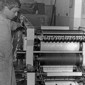 Čtyřbarvový ofsetový archový tiskový stroj VKÚ Planeta V kopírovacích procesech byl řešen problém náhrady ekologicky závadných sloučenin chromu.