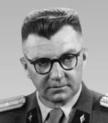Ladislava Chodila, prvního velitele 2. Vojenského zeměpisného ústavu (2. VZÚ) a náčelníka Vojenského topograf ického ústavu Dobruška (VTOPÚ). Narodil se v roce 1902 v Přerově.