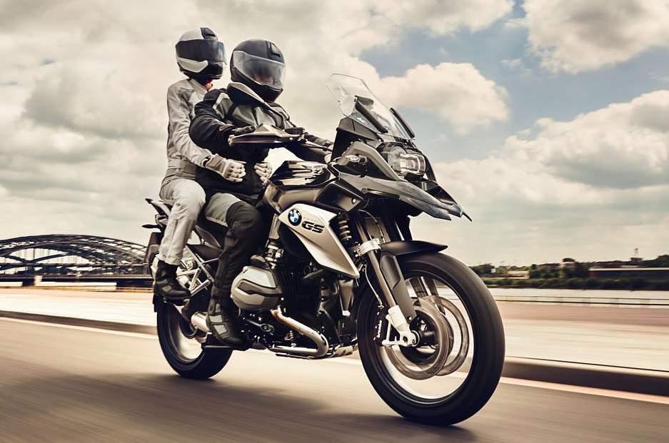BMW Motorrad Přilby 2 1 1 Telefon a hlasové funkce Interkom Telefon Hudba Hudba Telefon 3 4 3 KOMUNIKAČNÍ SYSTÉMY.