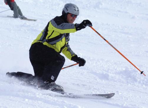 MATERIÁLOVÉ VYBAVENÍ 3 dvojicích) apod. Snowblades nelze v žádném případě doporučit jako jediné lyže, ovšem jako doplněk jsou opravdu výborné.