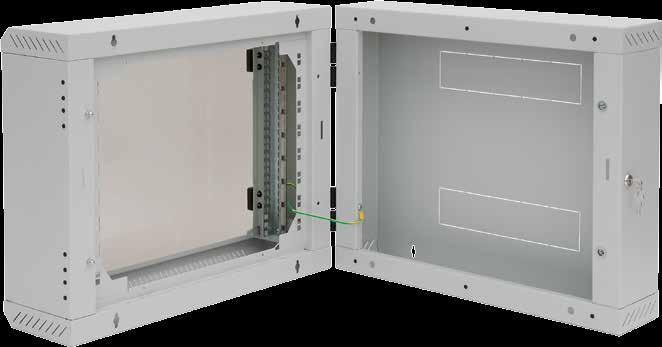 DVEŘE Dveře rozvaděče jsou standardně celoskleněné, ale na vyžádání mohou být i celoplechové nebo s perforací.