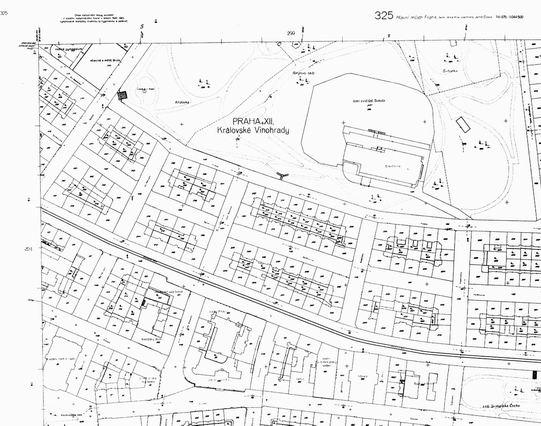 Na zadní straně mapového listu je podpis pracovníka, který mapu vybarvil a revizora. 2.3 Pozemkový katastr (1927) Obr.