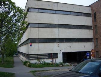 Budova Garáže, Těšíkova 912/1, na pozemku parc.č.1859/243 o výměře 1459 m² v k.ú.