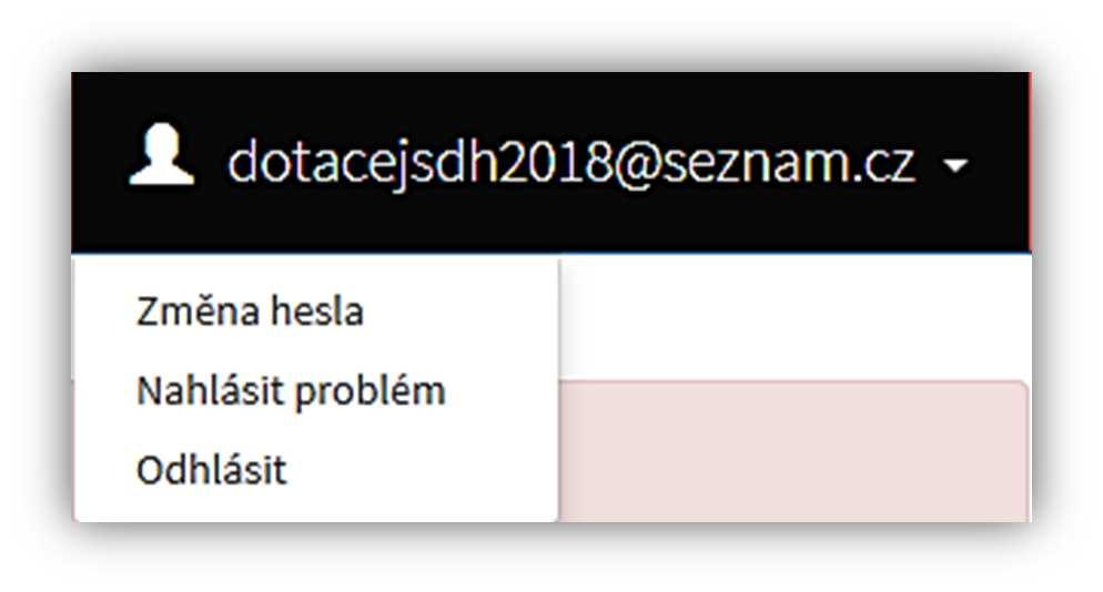 Po rozbalení se zobrazí nabídka funkcí: Změna hesla, Nahlásit problém a Odhlásit.