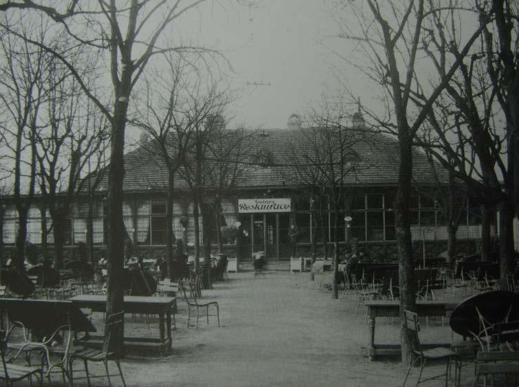 23. prvky k sezení, Praha - zahradní restaurace v Riegrových