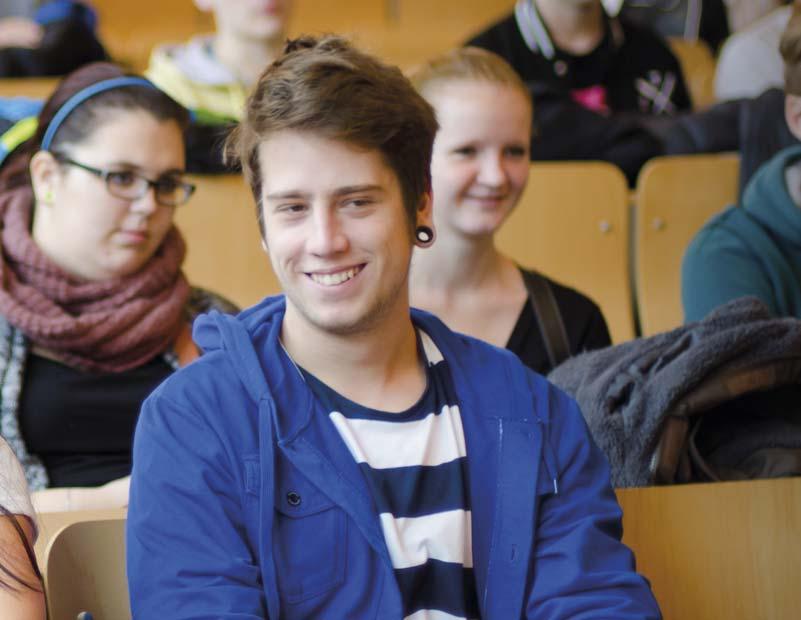 Nabízíme studium na šesti fakultách Fakulta technologická nabízí studium klíčových oborů pro strojírenství, automobilový průmysl, potravinářství, kosmetiku, farmaceutický průmysl, zdravotnictví či