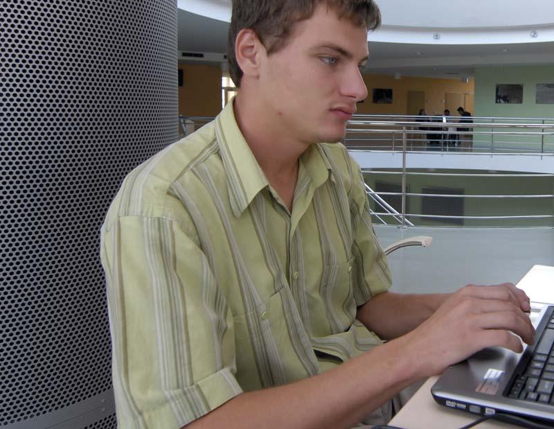 Fakulta aplikované informatiky vychovává odborníky se zaměřením na informační a bezpečnostní technologie a na automatické řízení procesů je aktivní ve vědě a výzkumu, podílí se na celé řadě