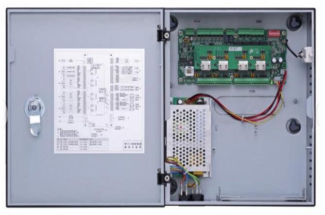 Vaše elektrická síť musí odpovídat hodnotám uvedeným na výrobním štítku a elektrická zásuvka musí být uzemněna. Nepoužívejte k čištění abrazivní čisticí prostředky nebo kovové drátěnky.