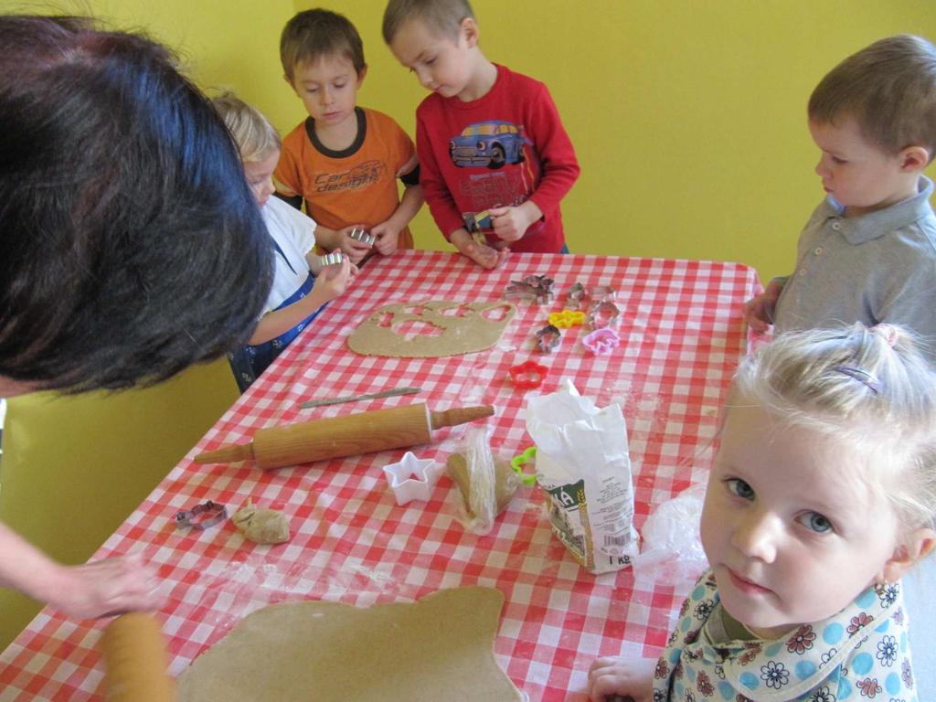 Hlásky se nám třásly, nohy nechtěly poslouchat, ale Mikuláš byl hodný - čerta na nás nepustil, protože u nás ve školce jsou samé hodné děti.