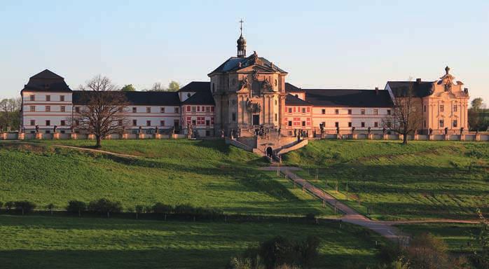 Představujeme Hospital Kuks Markéta Sýsová Hospital Kuks Kuks je malá vesnice ve východních Čechách na spojnici mezi Dvorem Králové a Jaroměří.