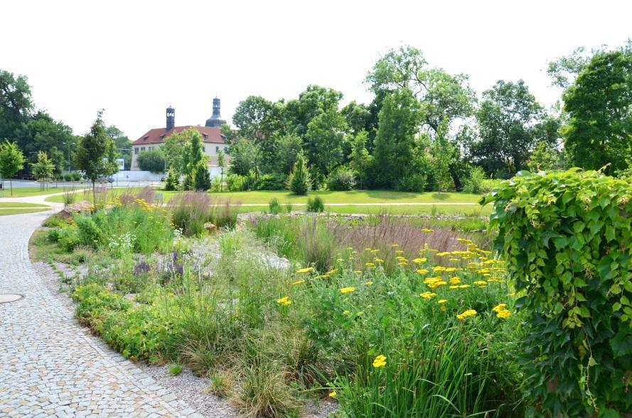 Středočeská obec, těsné sousedství s hlavním městem Místní části