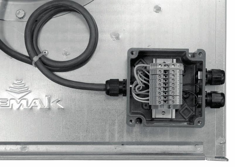 VENTILÁTORY, ELEKTINSTALACE Elektrickou instalaci může provádět pouze pracovník s příslušným oprávněním. jsou vybaveny plastovou připojovací svorkovnicí II 2G EEx e T6/T5.
