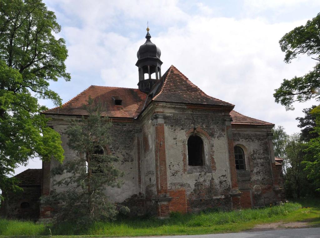 Poutní kostel sv. Barbory ve Všekarech Vrcholně barokní kostel byl vystaven jako novostavba v letech 1717-1724 na návrší severozápadně od obce.