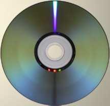 - DVD DVD oproti CD poskytuje: efektivnější korekci chyb vyšší kapacitu záznamu odlišný souborový systém Universal Disk Format, který není zpětně kompatibilní s ISO 9660, který se používá na