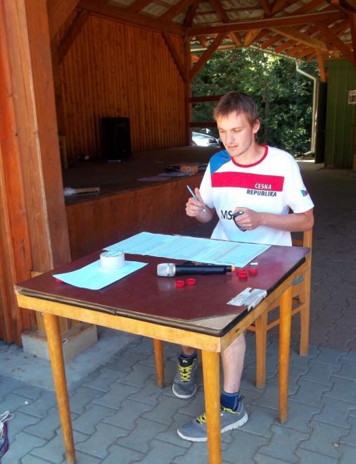 Na soutěž přijelo celkem devět týmů nadšených fotbalových hráčů.
