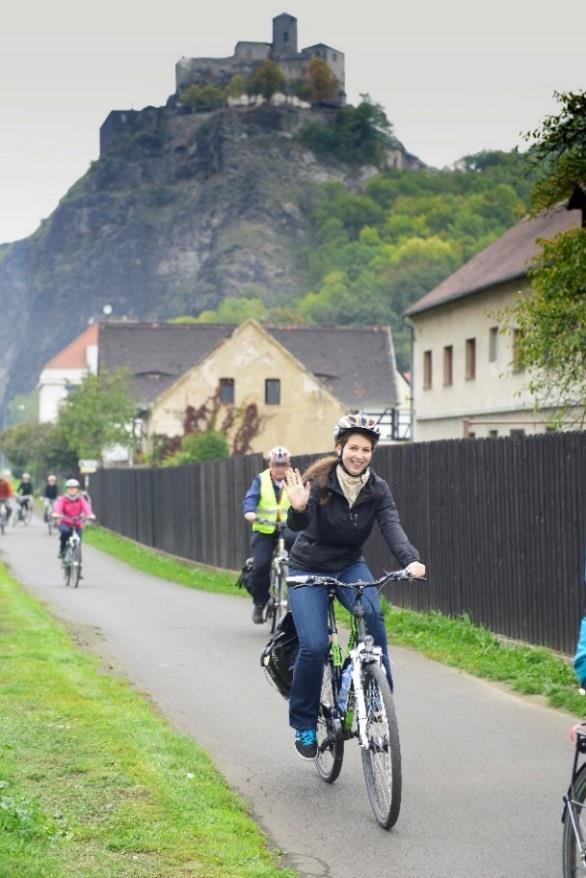 Labská stezka patří k nejpopulárnějším říčním trasám, která provede cykloturisty od pramene v Krkonoších skrze krajské metropole i České středohoří do Českého i Saského Švýcarska a říčních niv