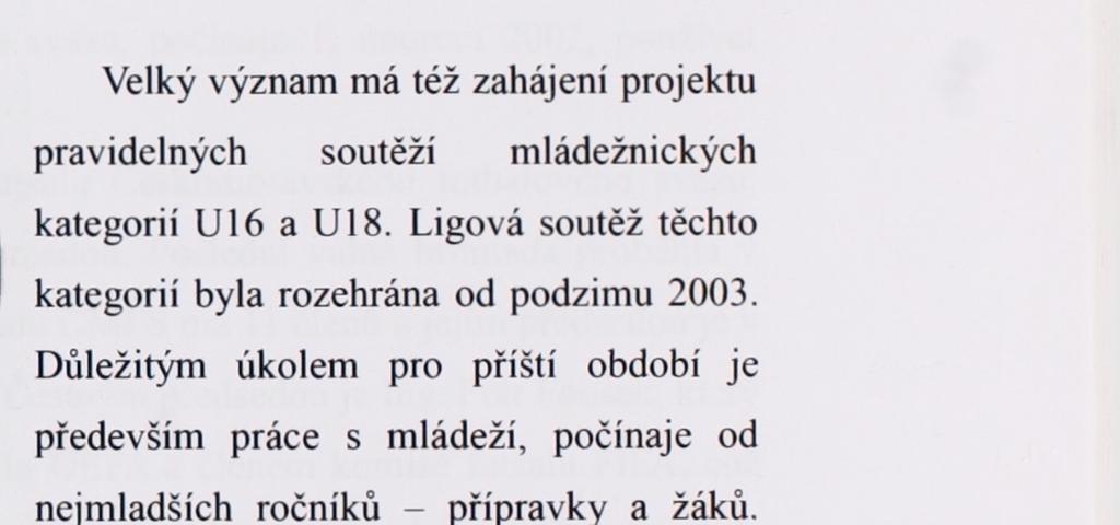 Na ní navazují skupiny divizí a dále pokračuje řetěz soutěží přes krajské přebory až na nejnižší úrovně v jednotlivých okresech.