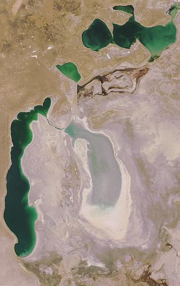 Aralské jezero Zdroj: www.nasa.