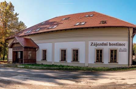Průvodce po pivovarech 25 Zámecký pivovar Český Rudolec Otevřením minipivovaru 21. března roku 2015 byla obnovena tradice vaření piva, která byla v Českém Rudolci započata již roku 1539.