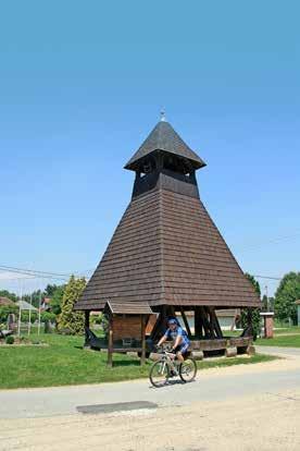 SLOVINSKO TERMÁLY NA MURU LÁZEŇSKÁ OBLAST SLOVINSKA HOTEL TERMÁLY AQUAPARK Východní část Slovinska nabízí malebnou zvlněnou krajinu s ladně se vlnícími řadami keřů vinné révy, kterou střídají smíšené