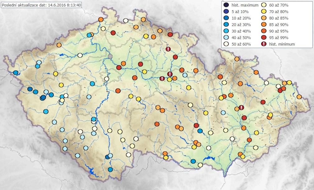 Popis mapy: Symboly ukazují porovnání současného průměrného průtoku za posledních 24 hodin se všemi pozorovanými denními průtoky v daný den roku za období pozorování.