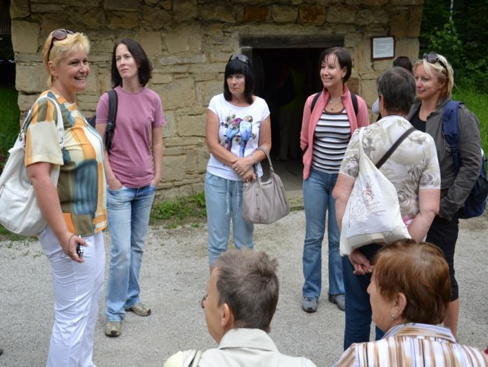 Bylo tomu i letos a opět se jelo na Moravu, do skanzenu v Rožnově pod Radhoštěm. Na programu byla prohlídka části Mlýnská dolina a další části si občané mohli prohlédnout dle svého zájmu.