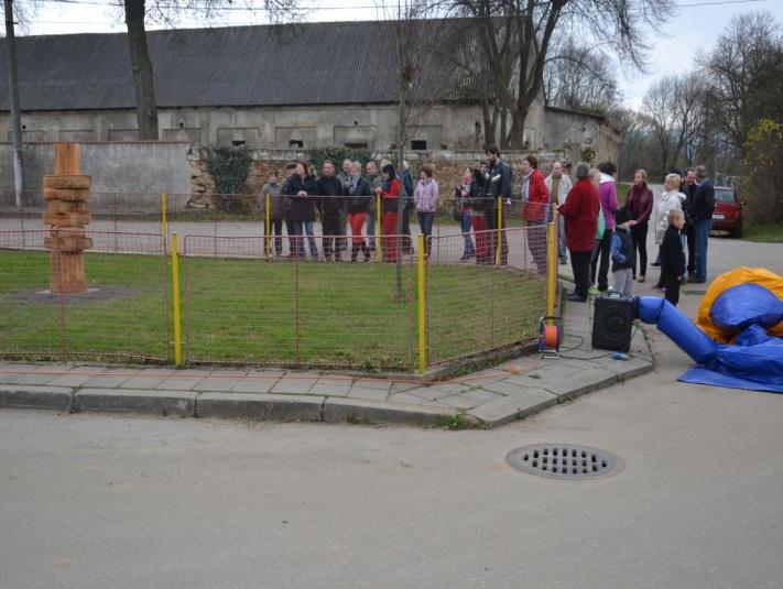 V Šebířově se také stalo tradicí zahájení adventní doby, slavnostním rozsvícením vánočního stromu. Byla zde hojná účast jak místních občanů, tak z okolních obcí.