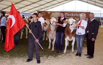 Dvě z představených členek rodiny byly matky mladých býků s genomickou hodnotou GZW 132 a 131.